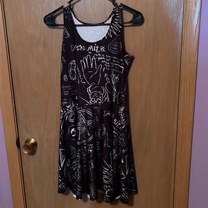 NWOT Witchy pentagram dress, size L